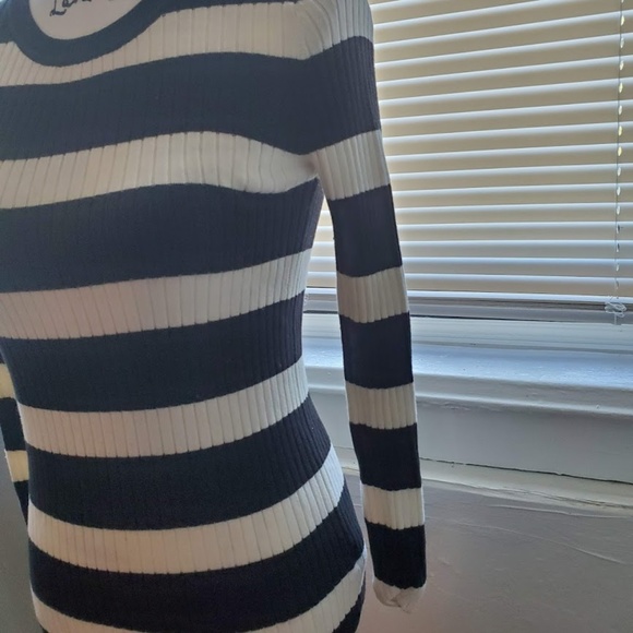 NWT Gap Black and White Pinstripe Sweater - Picture 8 of 8